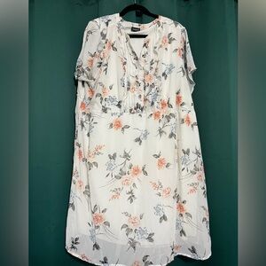 🌸 Torrid White Floral Ruffle Blouse – Size 3 🌸